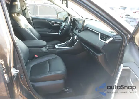 2021 Toyota Rav4 Xle Premium z USA, uszkodzony, nr VIN 2T3A1RFVXMC160043